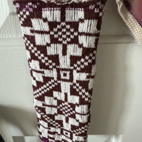 Free People Top, XS, Tan and Burgundy Stitching, Long Sleeves, Raglan NWOT - Picture 8 of 15